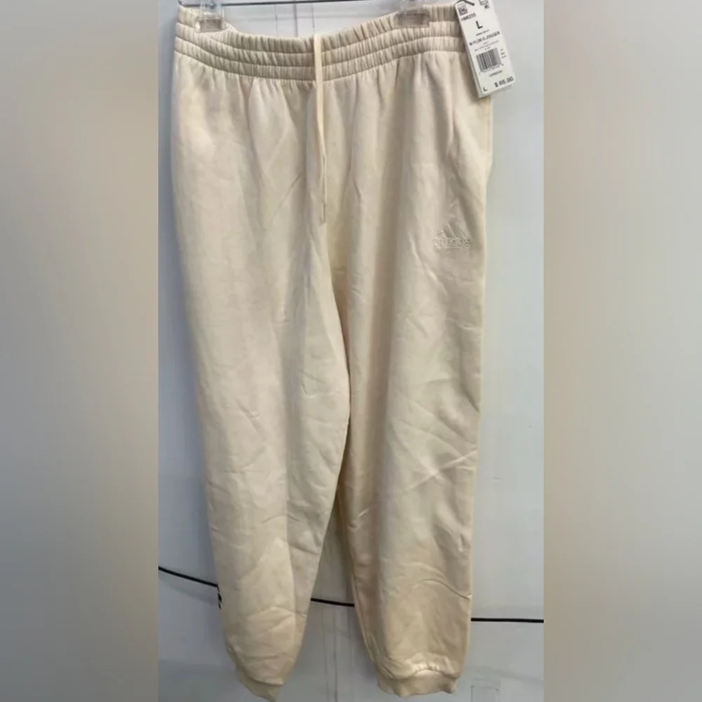 Adidas Essentials Fleece Joggers Size L NWT MSRP $65 - Picture 1 of 4